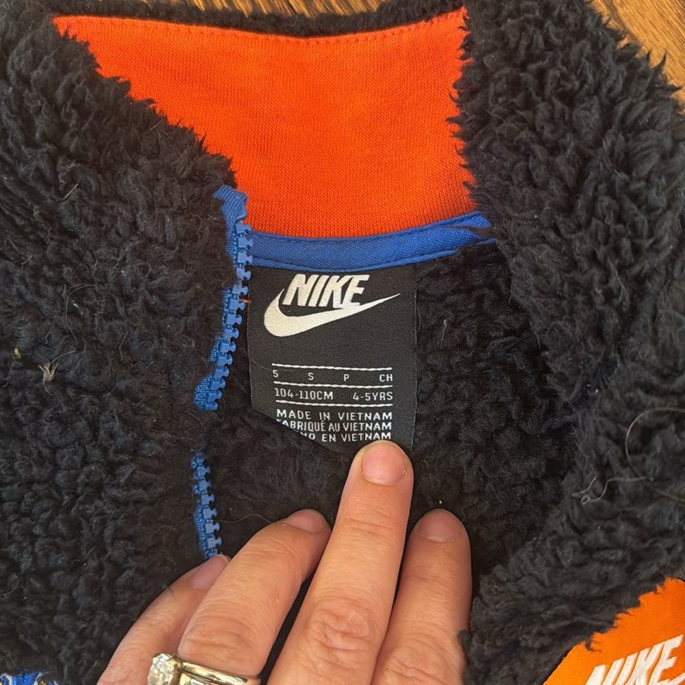 Nike pullover - Picture 2 of 3